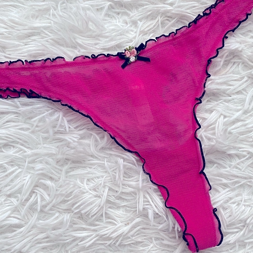 Victoria's Secret Rare vintage Fuchsia micro mesh thong